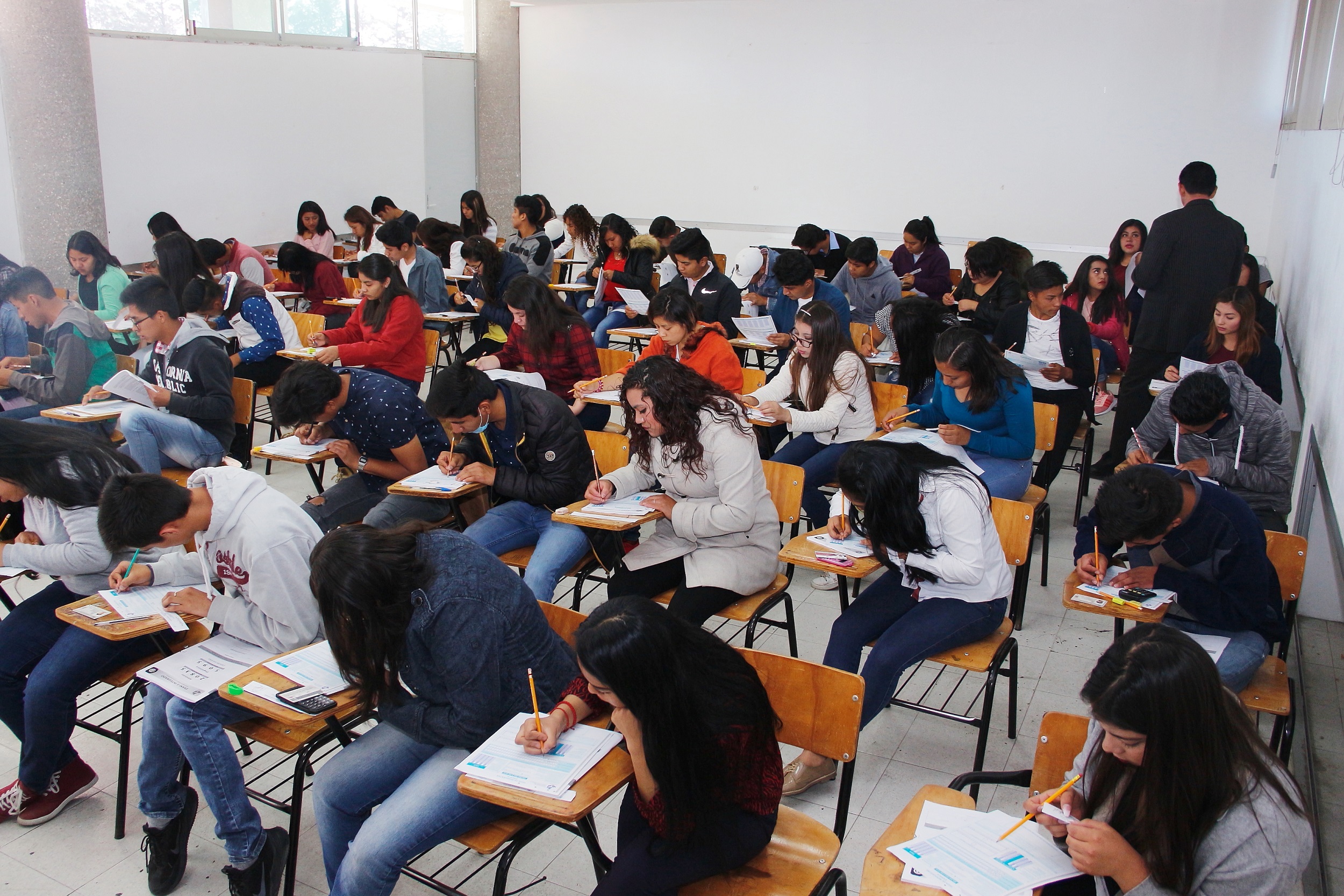 Presentaron aspirantes examen de admisión en la UAT